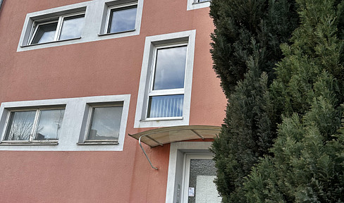 Completely renovated 2-room apartment in Hof – quiet location and available immediately.