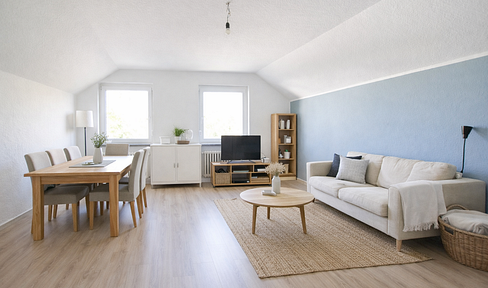 Substance over promises: Well-maintained, rented 3-room apartment in the attic, ideally located in Gerbrunn.