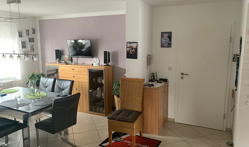 Großzügige 4-Zimmer-Wohnung (ca. 104 m² Wfl., Einbauküche) in ruhiger, zentraler Lage von Lichtenau!