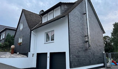 Coming home – A detached house with a large garden, located in a quiet and desirable area of Remscheid.