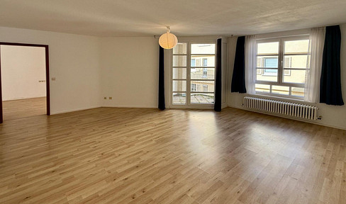 FEE-FREE: Renovated 2-room apartment in a prime location in Reutlingen – Move in immediately and feel at home!