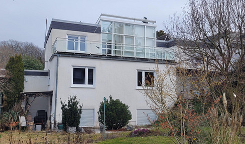 Family-friendly house with 5.5 rooms in Darmstadt-Ost.