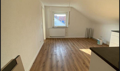 Großzügige 90 m² Wohnung mit EBK, Gäste-WC und Garage – ruhig gelegen in Grabenstetten