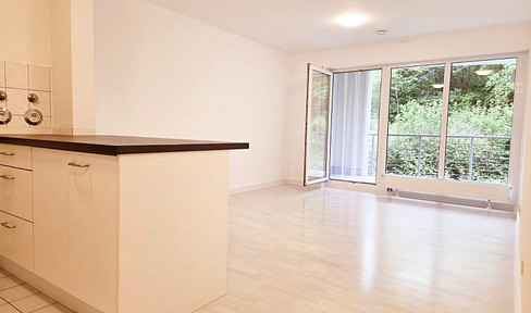 Gepflegte 2,5-Zimmer-Wohnung inkl. EBK und Tiefgarage in Nürtingen