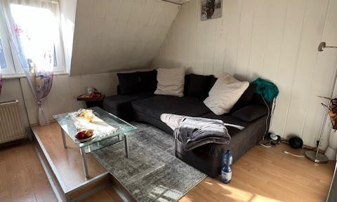 Spacious 3-room apartment (73 m²) in the Weststadt district – near the exhibition center.