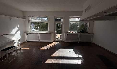 Heller Bungalow mit 2 Garagen, 2 Stellplätzen, Garten in ruhiger zentraler Lage