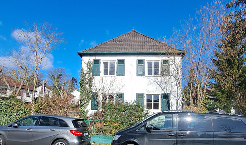 Charming historic building in the heart of Grünstadt.