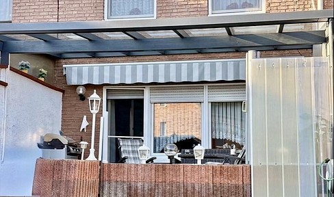 Terraced house in Niederkassel-Lülsdorf – well-maintained, partially renovated, available from August 1st.