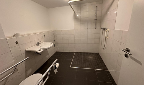 Hachenburg: Rollstuhlgerechte Wohnung mit Balkon und Stellplatz