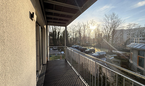 Worry-free living, just 300 meters from the Berlin city limits: 2-room apartment with balcony, district heating, energy efficiency rating A.