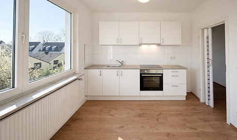 Newly renovated 2-room apartment with fitted kitchen in Bochum-Wattenscheid.