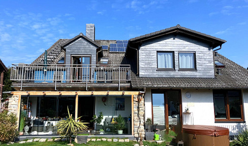 Living amidst nature – a spacious, bright 4.5-room apartment located in the Hexenberg area.