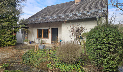 Detached house on the edge of heathland and forest - No commission fees.