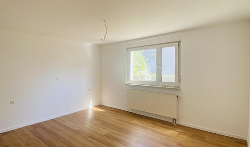 Arrive comfortably – renovated apartment with garden.