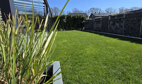 Multi-generational living made easy – Exclusive semi-detached house with a separate apartment.