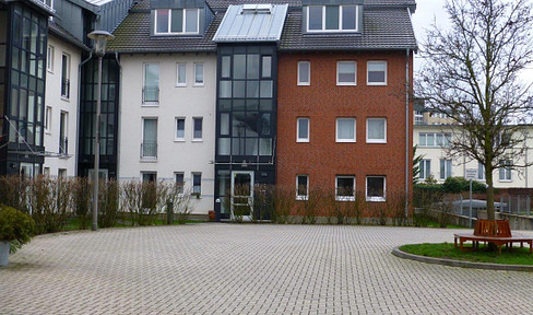 Ruhig gelegene 2-Zimmer-Dachgeschosswohung in Köln-Weiß mit Balkon