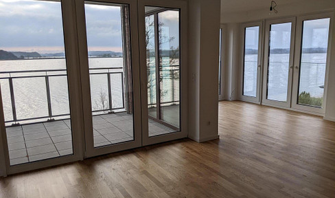 Sunny apartment with a terrace and a beautiful view.