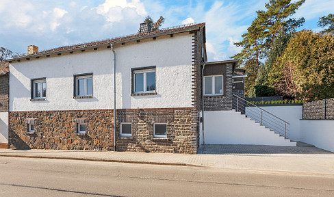 Schönes Einfamilienhaus zu verkaufen. Ohne Maklerprovision. Erstbezug nach Sanierung. Weinkeller
