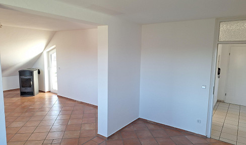 Einfach sofort einziehen! Toll renovierte 3-4 Zimmer-Wohnung in grüner Lage von Bovenden-Harste