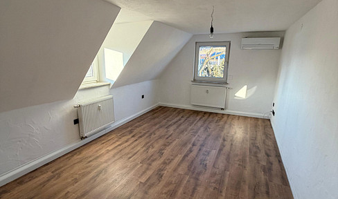 Vermietete Dachgeschosswohnung zur Kapitalanlage, Mietrendite 5,7 %