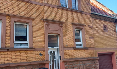Saniertes Einfamilienhaus in Kaiserslautern-Erfenbach, Eigentumsgrundstück, Anbau, Biogarten