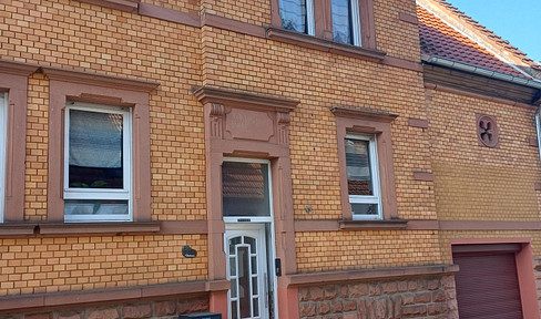 Charmantes Sandsteinhaus, komplett saniert und familienfreundlich, mit Anbau und Garten