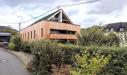 Attractive multi-family house with 7 units – A secure investment with growth potential.