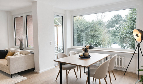 Modernized and move-in ready: Bright family home with a garden, located near a golf course in Radio Bremen.