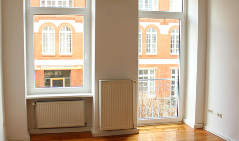 Quiet and charming 2-room apartment in a historic building, located in the heart of Berlin-Mitte.