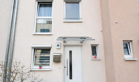 Neuwertiges Reihenhaus in begehrter familienfreundlicher Wohnlage, bezugsfrei ab Herbst 2026