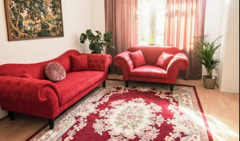 „Helle 2,5-Zimmer-Wohnung mit Balkon in zentraler Lage“