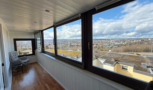 Panoramic views of Villingen * bright, one-room apartment * modern bathroom * includes parking space * new fitted kitchen * balcony.