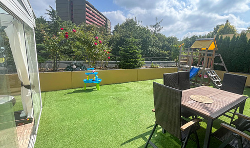 4-room apartment with a terrace, offering approximately 179 square meters of living space, 90 square meters of terrace, and a winter garden.