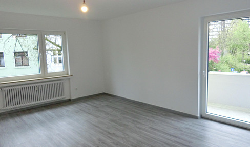 Quiet city location: Beautiful one-room apartment with balcony on the 2nd floor - ideal for singles.