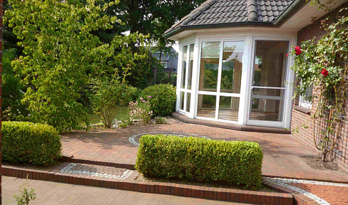 Large residential building in the heart of Wiefelstede.