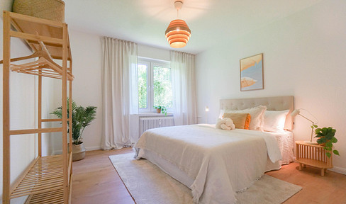 MOVE IN IMMEDIATELY: Bright 3-room apartment in Schwachhausen.