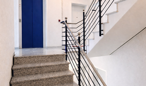 Moderne 2-Zimmer-Wohnung mit Balkon, Carport & Aufzug im Ortskern von Dieringhausen