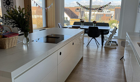 Haus mit großem Garten und hochwertiger Ausstattung