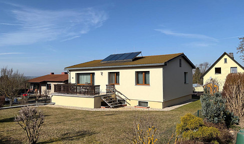 Completely renovated single-family home in Neustadt/Orla, district of Knau.