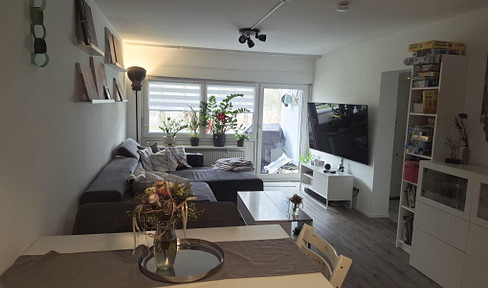 Apartment with 3 rooms, located near the city center.