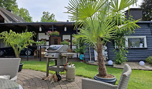 House in Dortmund-Aplerbeck with 4 living units.