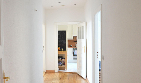 ab Nov verfügbar: 4‑ZKB Neubau Wohnung, EBK, Glasfaser, im Grünen und super angebunden.