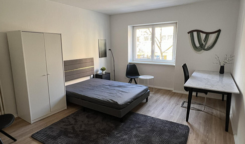 4 freie WG-Zimmer, frisch renoviert und neu möbliert in zentraler Lage am Plärrer