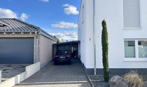 Modern living in a two-family home in the Südstadt district - "Weiße Erde" - No agency fees.