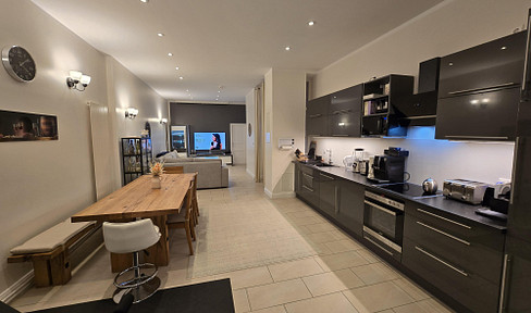 Modern, 120 m² designer apartment.