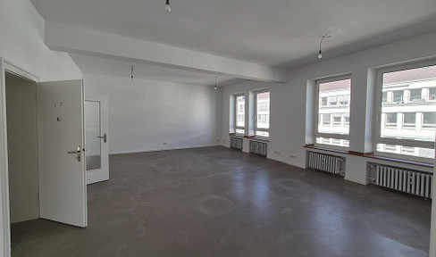 Asia Quarter: Up to 3 loft levels with 500 square meters, co-working space, offices for home-office companies, fiber optic connection.