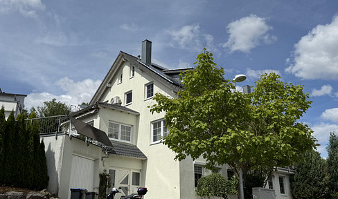 Moderne Doppelhaushälfte in Aidlingen-Deufringen