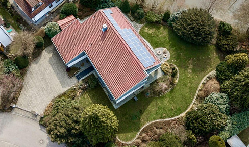 STUNNING, METICULOUSLY MAINTAINED SINGLE-FAMILY HOME - NO COMMISSION - Sold directly by the owner.