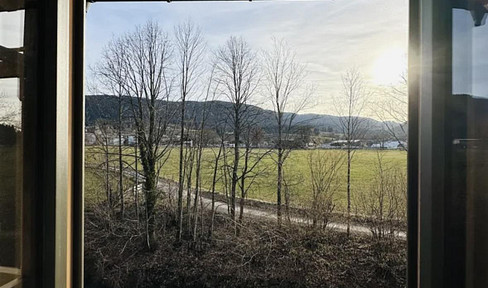 Neubau Maisonette-Wohnung mit tiefem Balkon