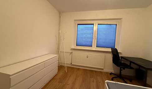 Möbliertes WG-Zimmer in Rostock – 4er-WG mit Balkon & Internet inkl.